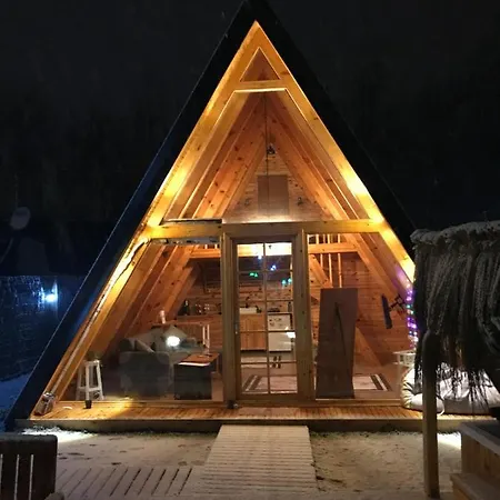 Havuzlu Jakuzili Suit Bungalov 萨潘贾